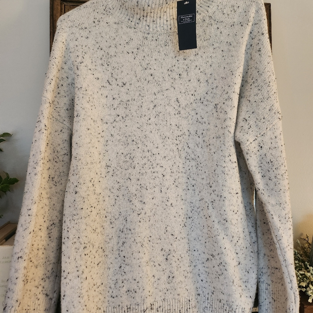Abercrombie and Fitch Speckled Turtleneck Sweater Size S NWT